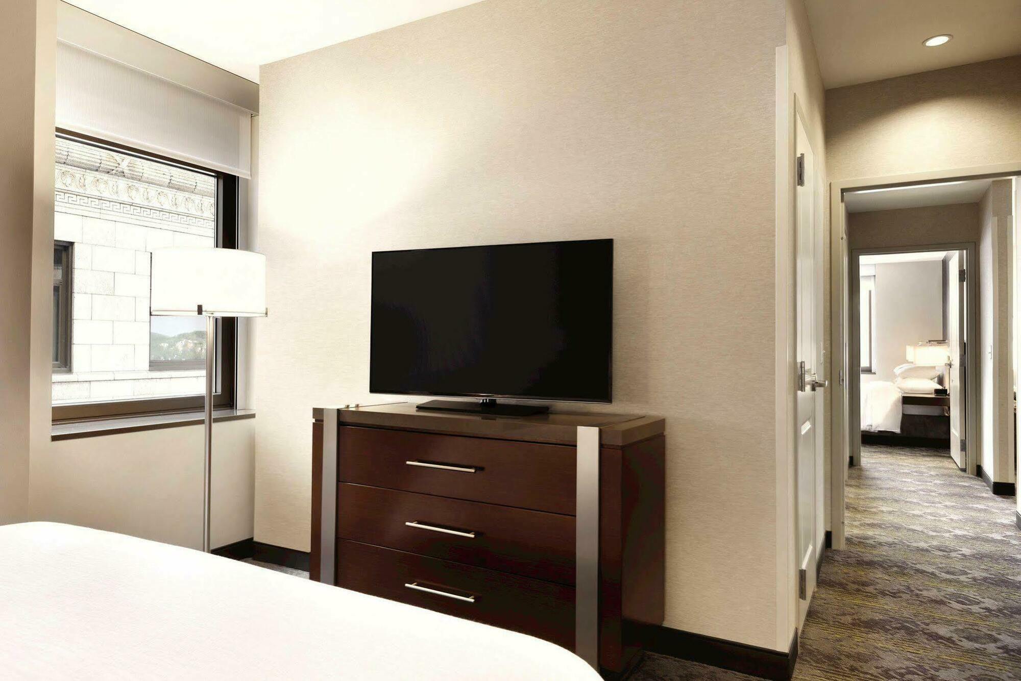 Embassy Suites Pittsburgh-Downtown Eksteriør bilde